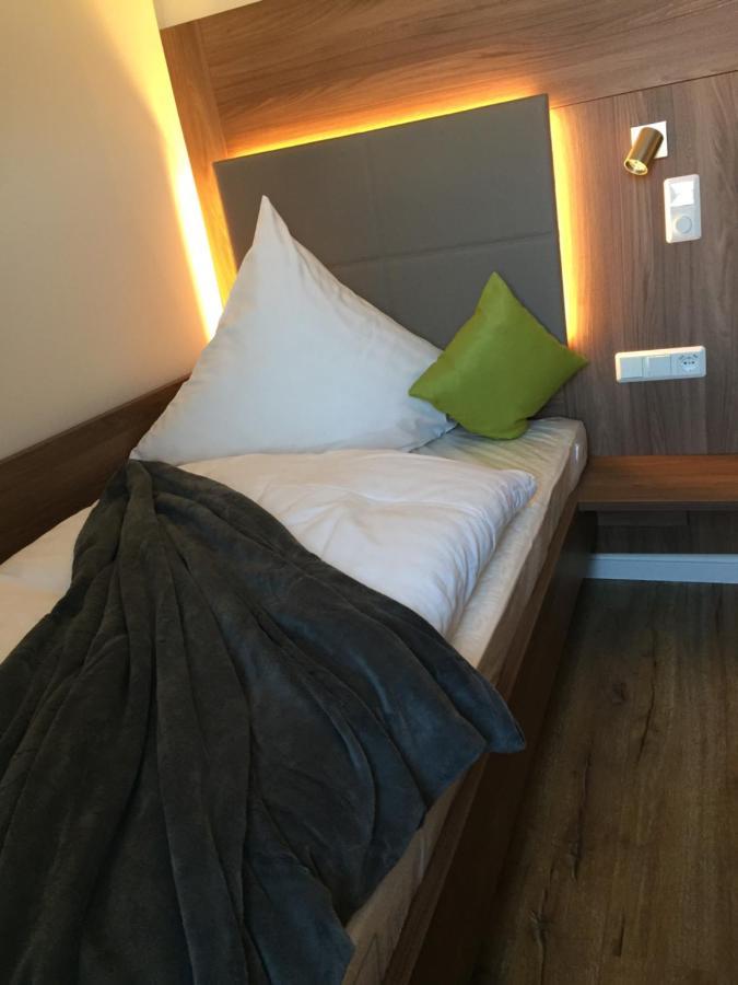 Landgasthof-Hotel Zur Linde Grossenlueder ภายนอก รูปภาพ