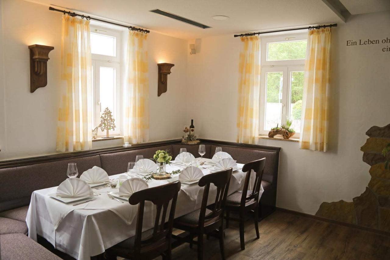 Landgasthof-Hotel Zur Linde Grossenlueder ภายนอก รูปภาพ